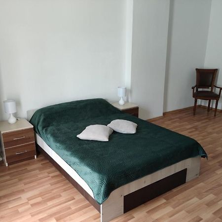 Christie'S 3 Central Apartment To Bucarest מראה חיצוני תמונה