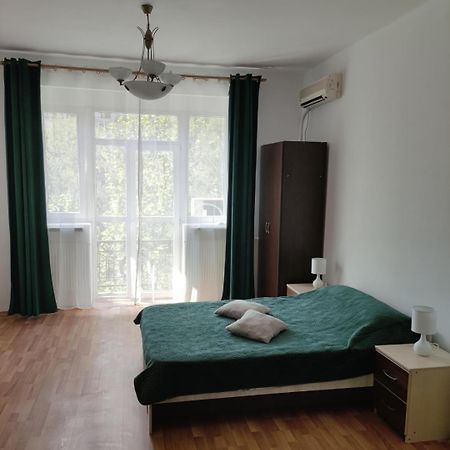 Christie'S 3 Central Apartment To Bucarest מראה חיצוני תמונה