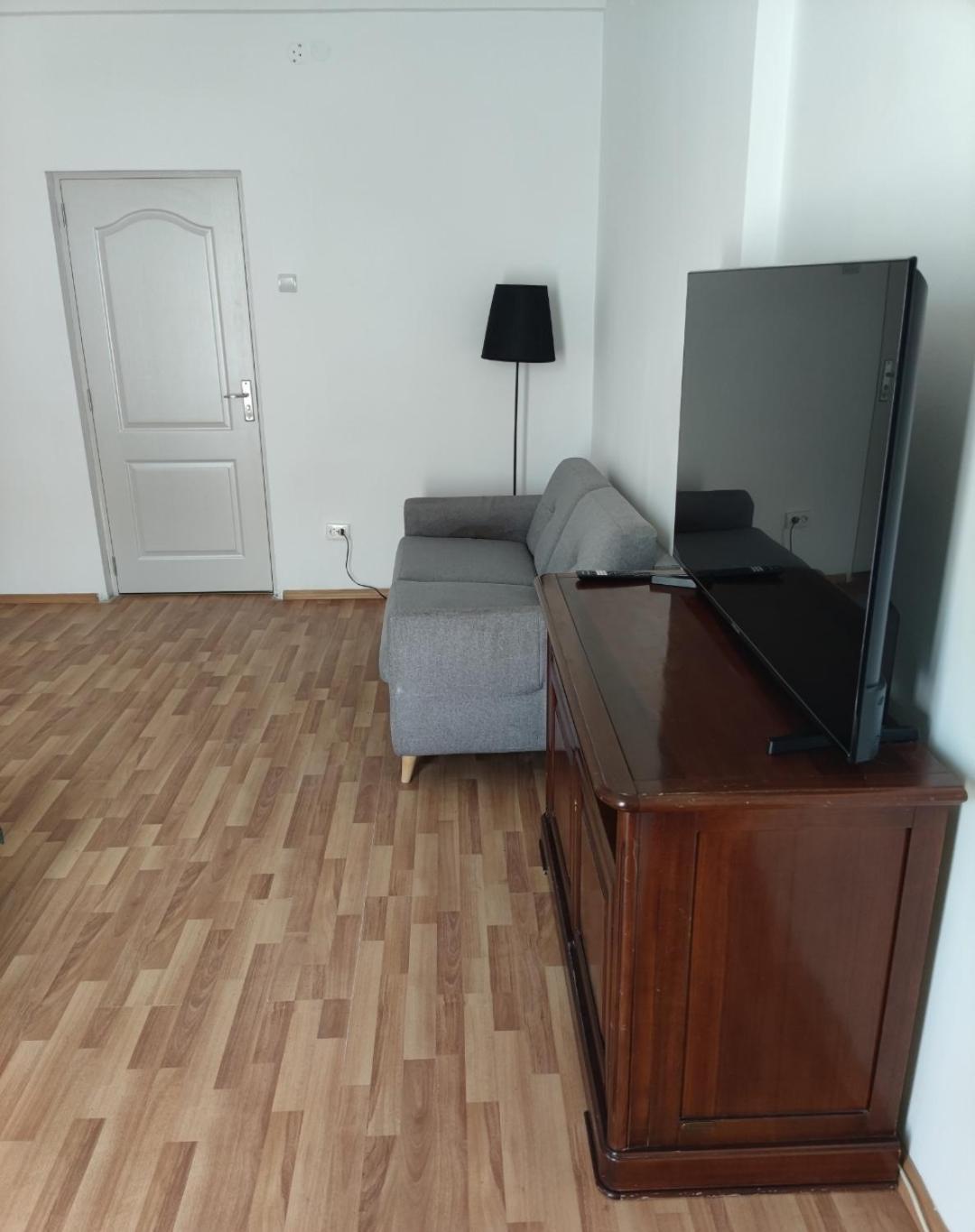 Christie'S 3 Central Apartment To Bucarest מראה חיצוני תמונה